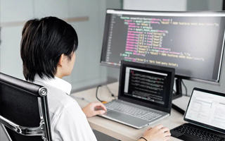 建湖 api php源码,下载的php源码怎么运行呢？